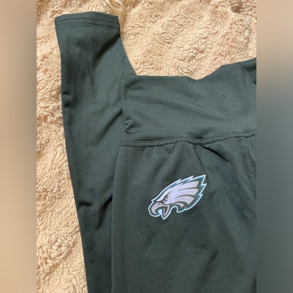 NWT NFL Eagles Football Black Athletic Leggings - Picture 2 of 4